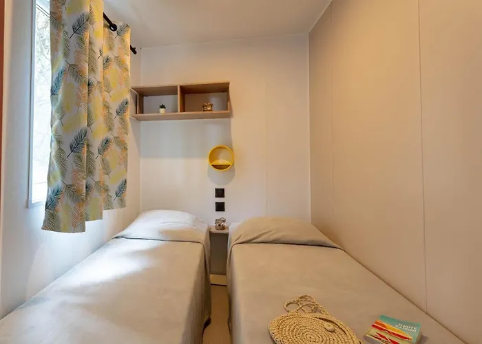 Le Cycas, Mobil-home Neuf Avec Sa Vue Degagee Sur Les Vignes Et La Hyères